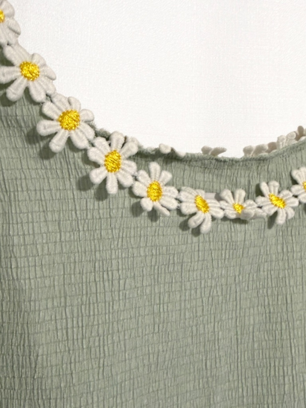 Vintage 90s Kikit Sage Green Daisy Trim Boho Camisole Tanktop Size Medium - Picture 4 of 10
